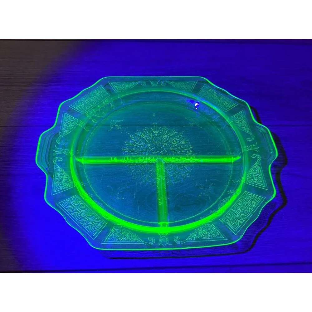 Anchor Hocking Princess Green Uranium Depression Glass Grill Plate 9.5
